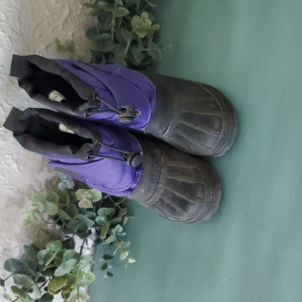 Toddler 8 snow winter boot EUC